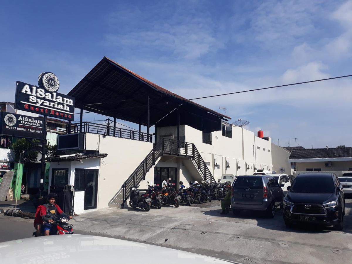 Alsalam Syariah Guesthouse Surakarta  Luaran gambar