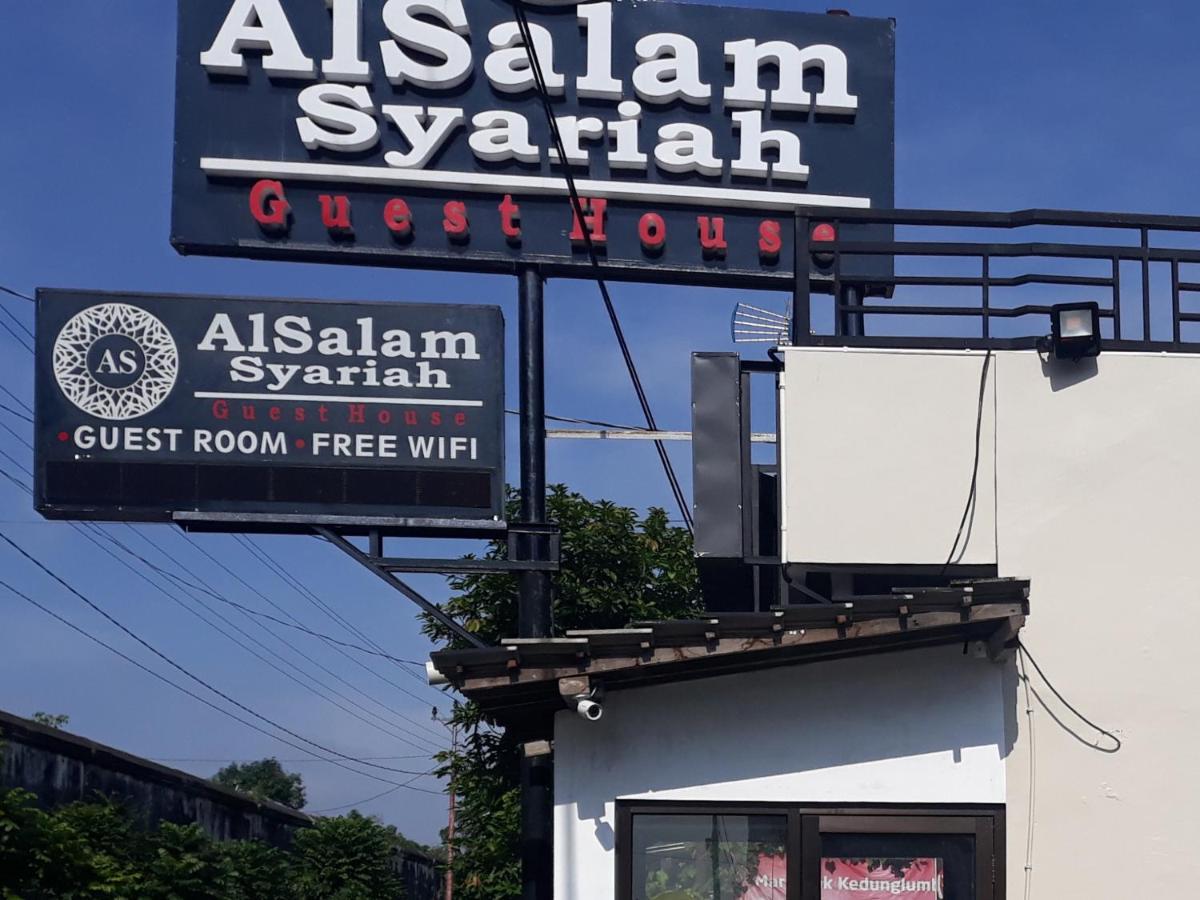 Alsalam Syariah Guesthouse Surakarta  Luaran gambar