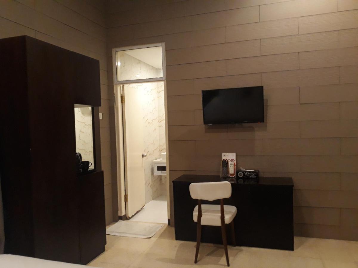 Alsalam Syariah Guesthouse Surakarta  Luaran gambar