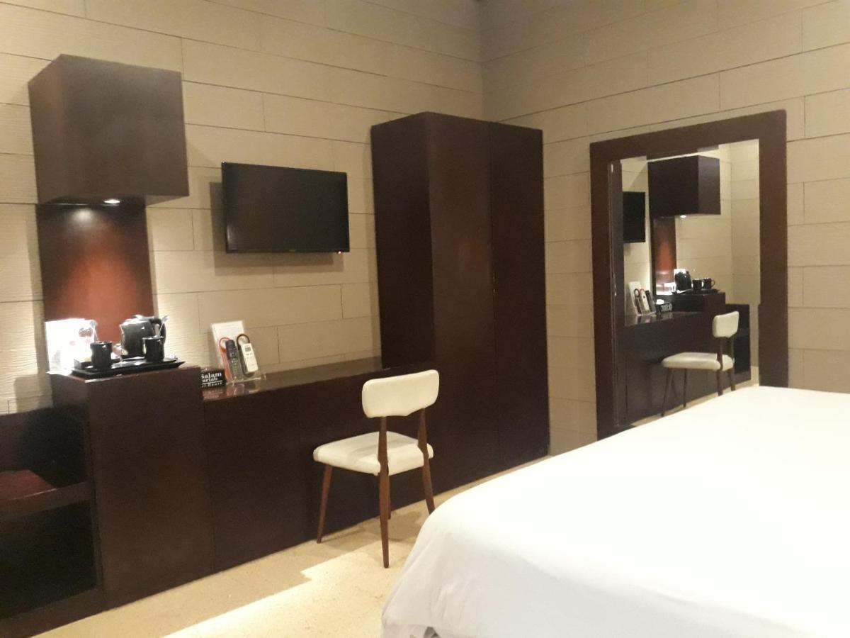 Alsalam Syariah Guesthouse Surakarta  Luaran gambar