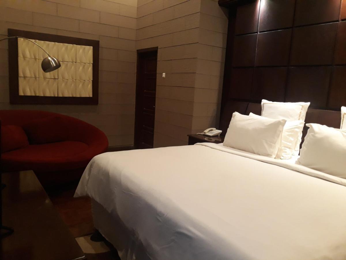 Alsalam Syariah Guesthouse Surakarta  Luaran gambar