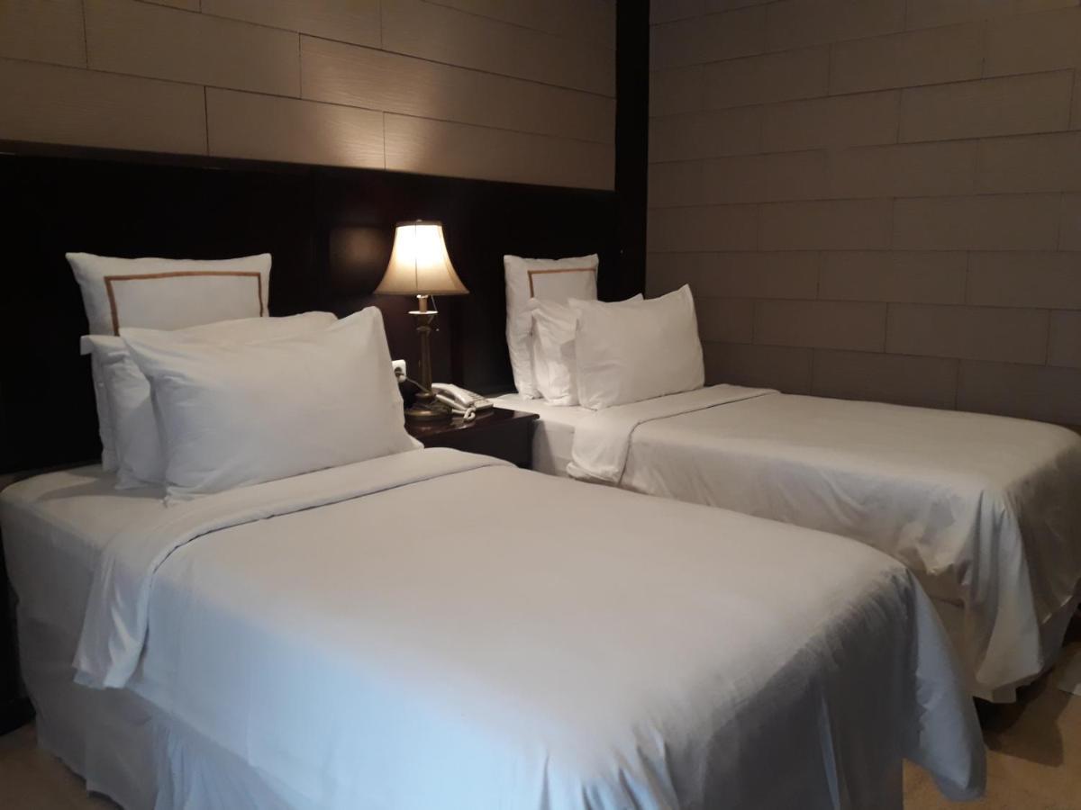 Alsalam Syariah Guesthouse Surakarta  Luaran gambar