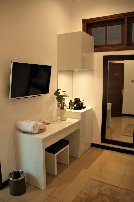 Alsalam Syariah Guesthouse Surakarta  Luaran gambar