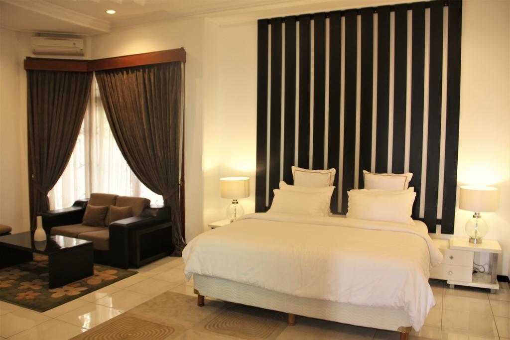 Alsalam Syariah Guesthouse Surakarta  Luaran gambar