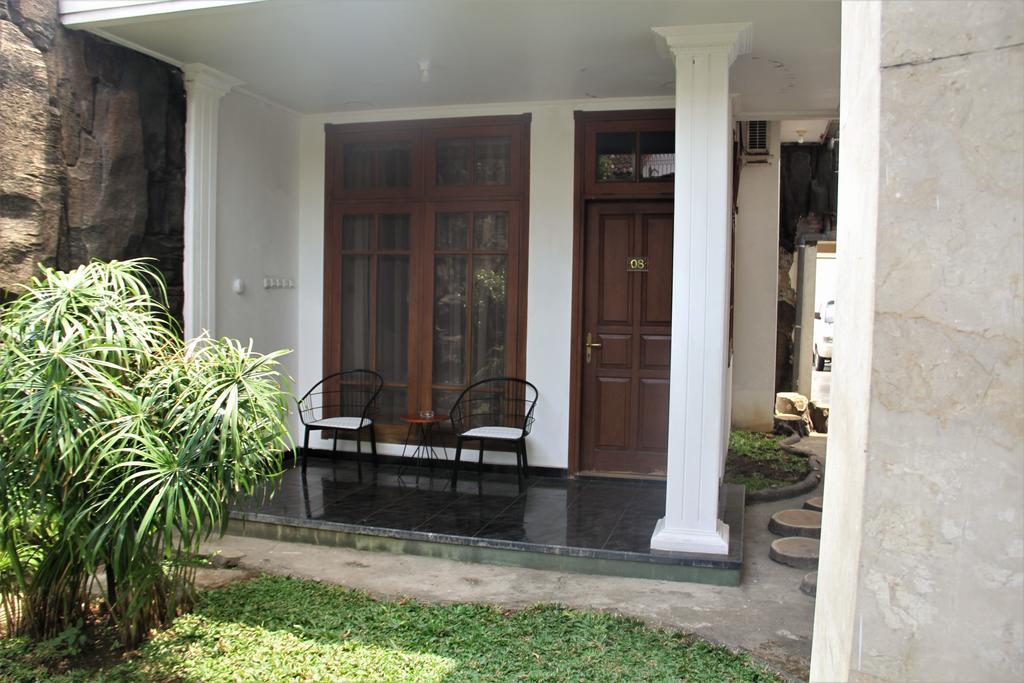 Alsalam Syariah Guesthouse Surakarta  Luaran gambar