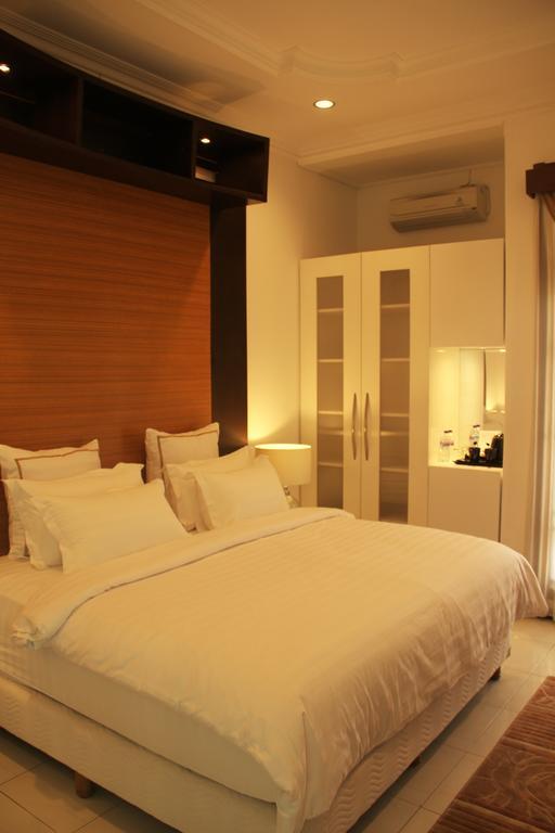 Alsalam Syariah Guesthouse Surakarta  Luaran gambar