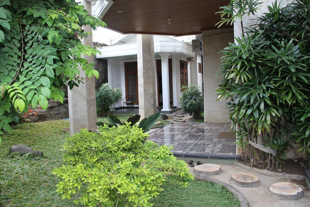 Alsalam Syariah Guesthouse Surakarta  Luaran gambar