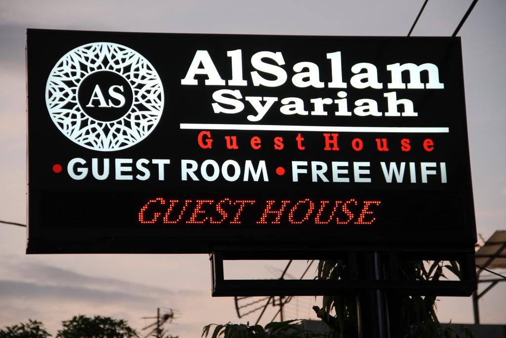 Alsalam Syariah Guesthouse Surakarta  Luaran gambar