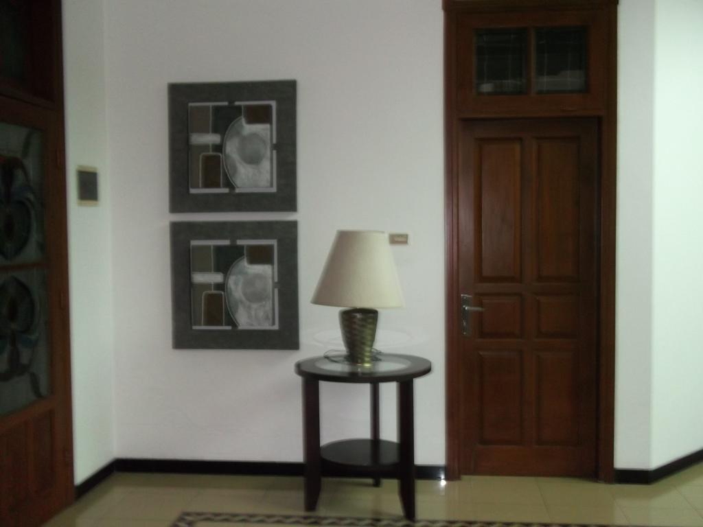 Alsalam Syariah Guesthouse Surakarta  Luaran gambar